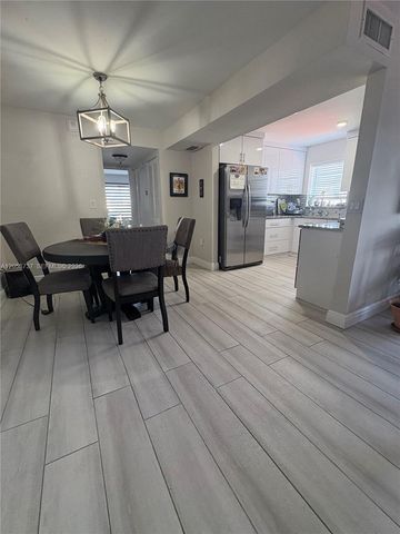 7620 Carlyle Ave 502, Miami Beach, FL 33141