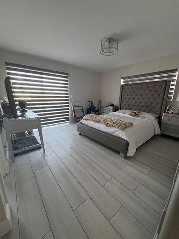 7620 Carlyle Ave 502, Miami Beach, FL 33141