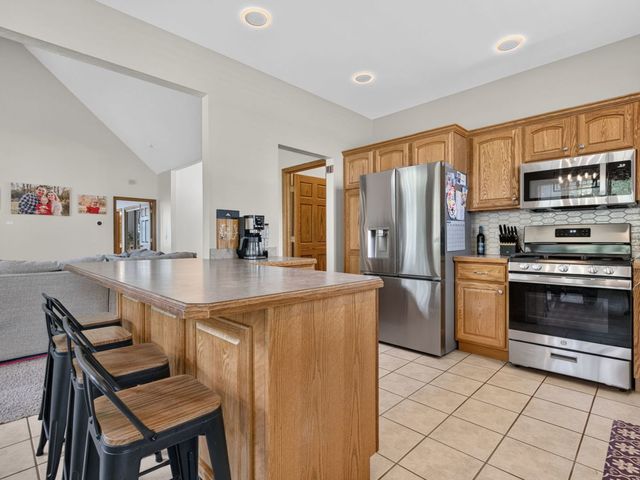 878 W Kennedy Road, Braidwood, IL 60408