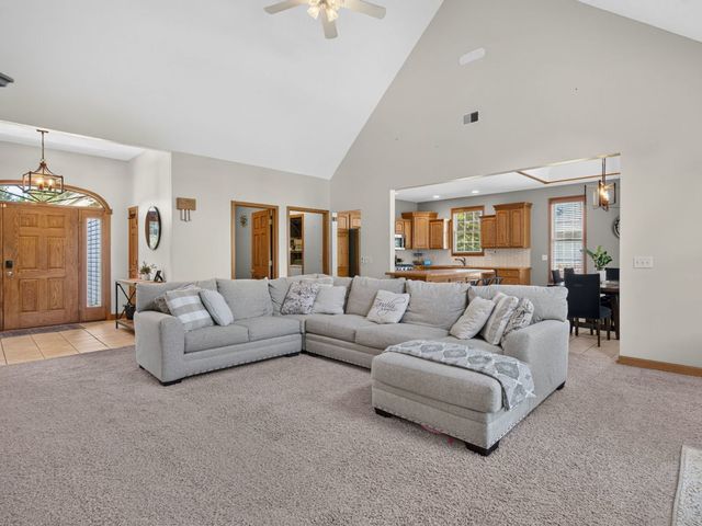 878 W Kennedy Road, Braidwood, IL 60408
