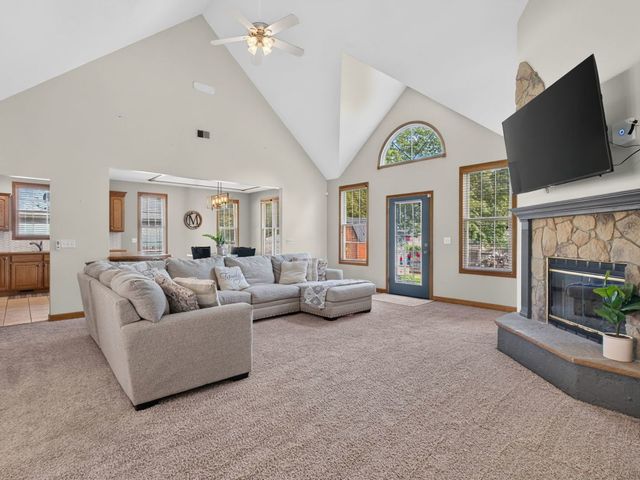 878 W Kennedy Road, Braidwood, IL 60408