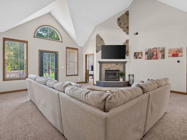 878 W Kennedy Road, Braidwood, IL 60408