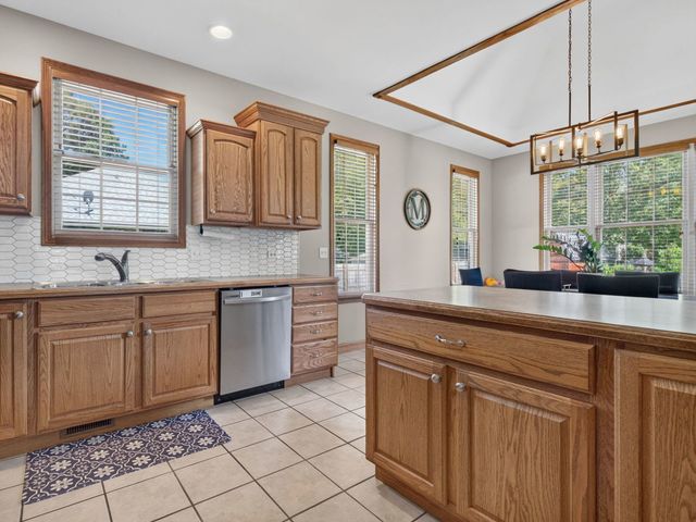 878 W Kennedy Road, Braidwood, IL 60408