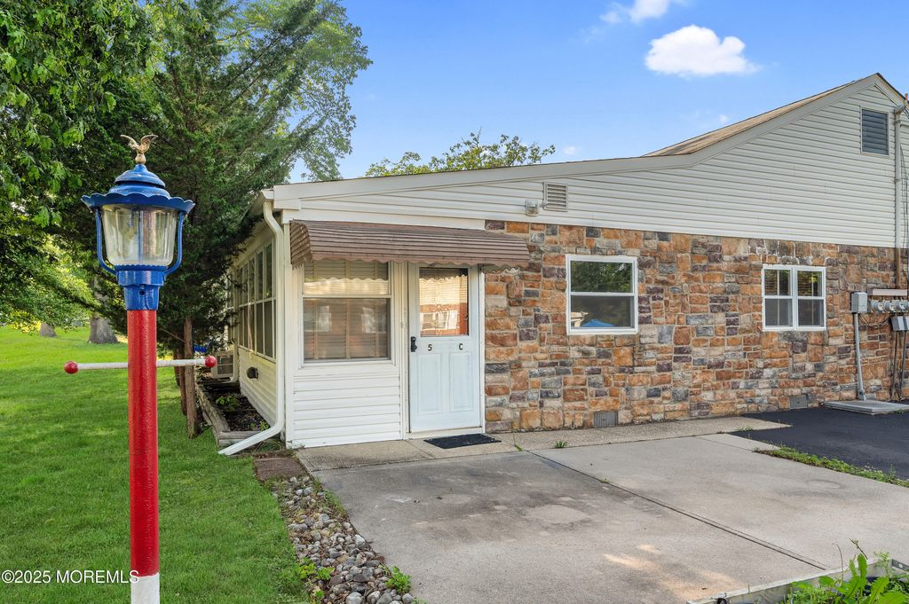 5 Chestnut Street C, Toms River, NJ 08757