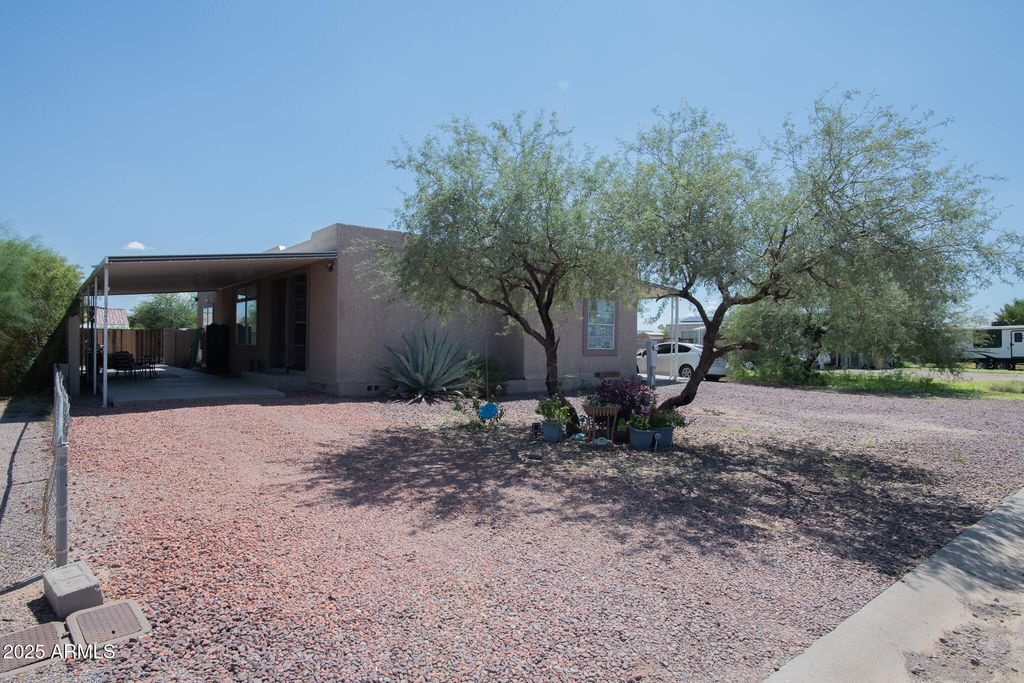 14361 S PADRES Road, Arizona City, AZ 85123