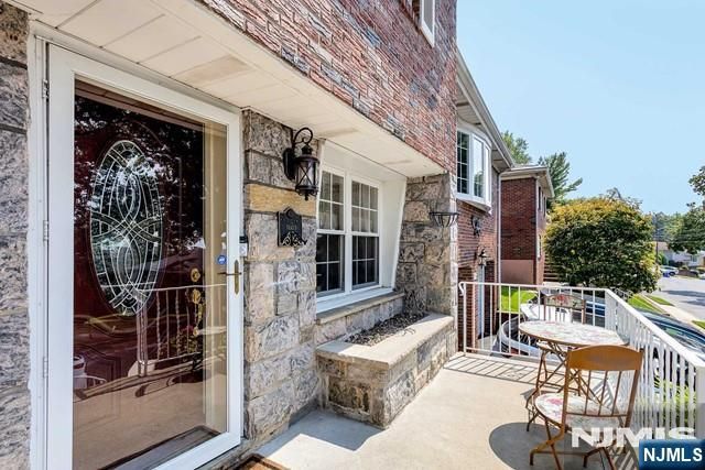 694 Center Street House, Ridgefield, NJ 07657