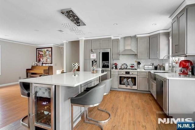 694 Center Street House, Ridgefield, NJ 07657