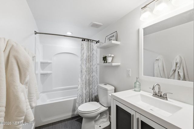 7910 LOS ROBLES Court, Jacksonville, FL 32256