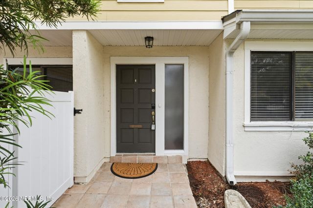 7910 LOS ROBLES Court, Jacksonville, FL 32256