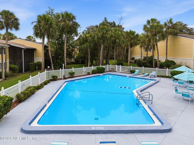 7910 LOS ROBLES Court, Jacksonville, FL 32256