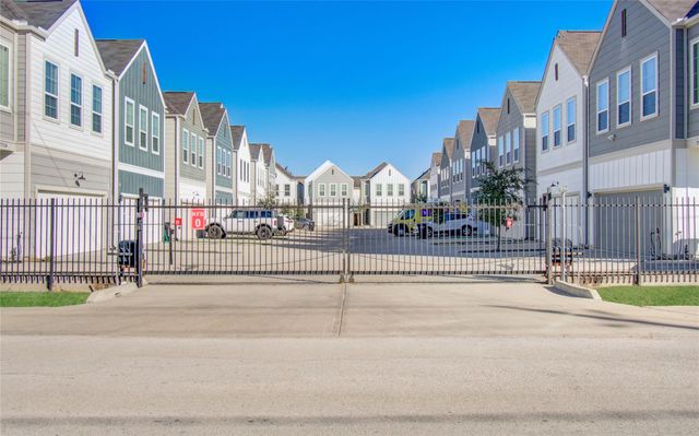2054 Johanna Creek Drive, Houston, TX 77055