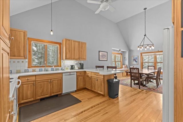 187 Lower Moulton Lane, Stowe, VT 05672