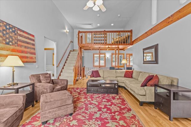 187 Lower Moulton Lane, Stowe, VT 05672