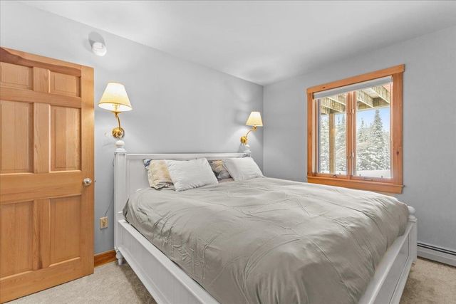 187 Lower Moulton Lane, Stowe, VT 05672