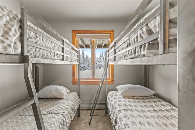 187 Lower Moulton Lane, Stowe, VT 05672