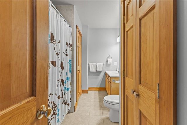 187 Lower Moulton Lane, Stowe, VT 05672