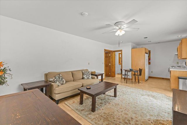 187 Lower Moulton Lane, Stowe, VT 05672