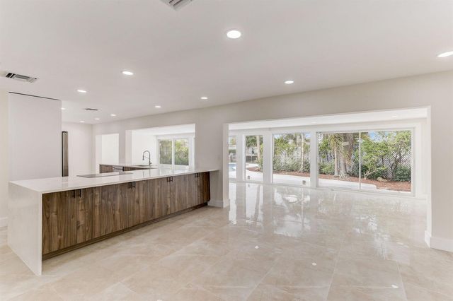 5591 NE 29th Avenue, Fort Lauderdale, FL 33308