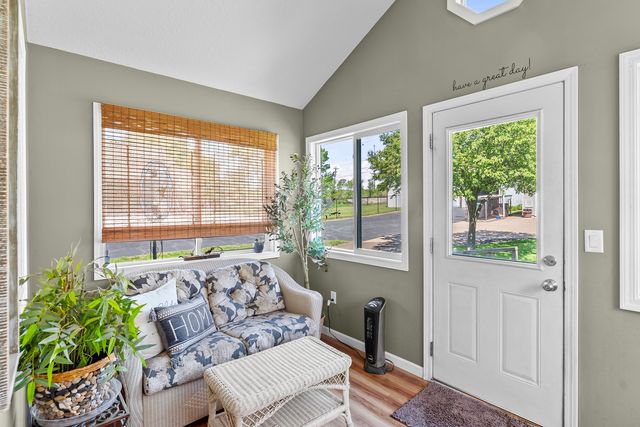 1401 Canal Shore Drive, Leclaire, IA 52753