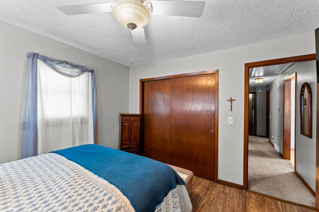 1401 Canal Shore Drive, Leclaire, IA 52753