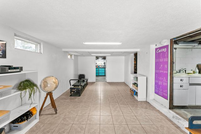 1401 Canal Shore Drive, Leclaire, IA 52753
