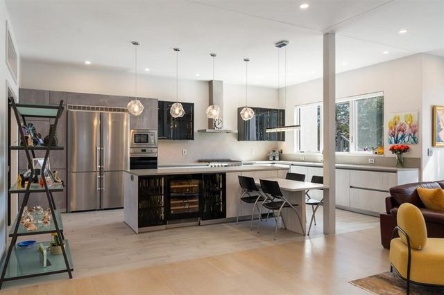 82 Sharpe Rd, Newton, MA 02459