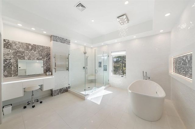 82 Sharpe Rd, Newton, MA 02459