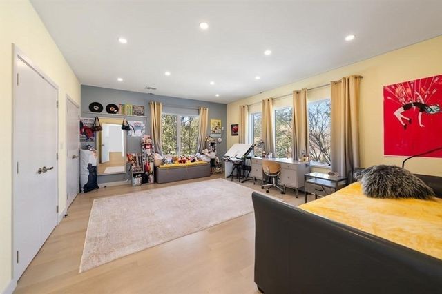 82 Sharpe Rd, Newton, MA 02459