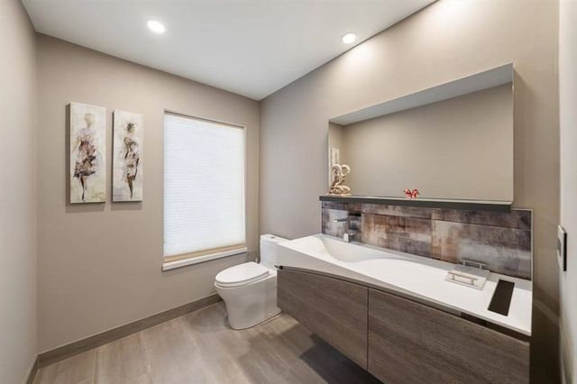 82 Sharpe Rd, Newton, MA 02459