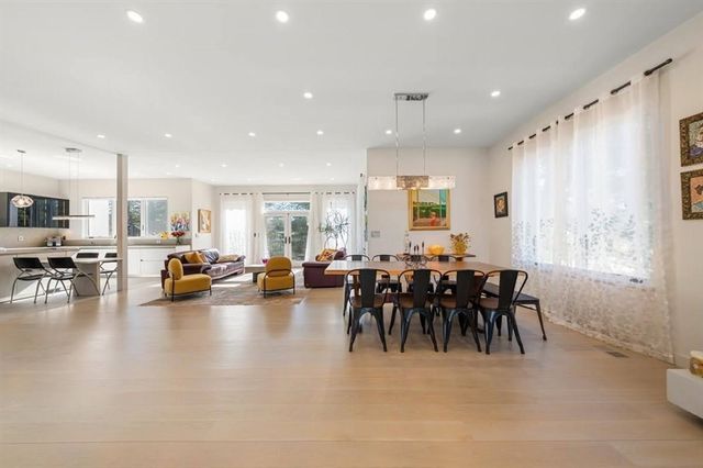 82 Sharpe Rd, Newton, MA 02459