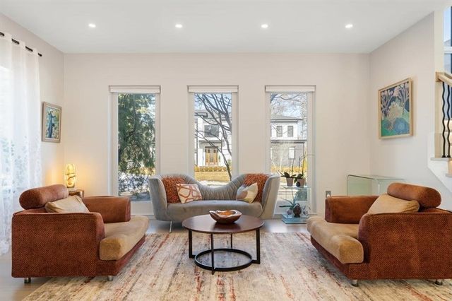 82 Sharpe Rd, Newton, MA 02459