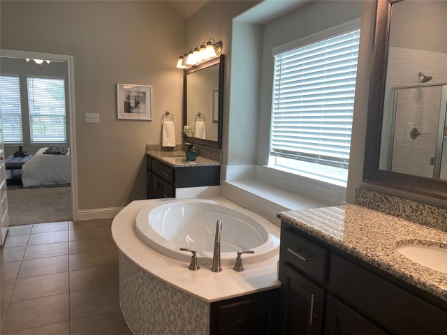 209 Johnson Street, Granbury, TX 76048