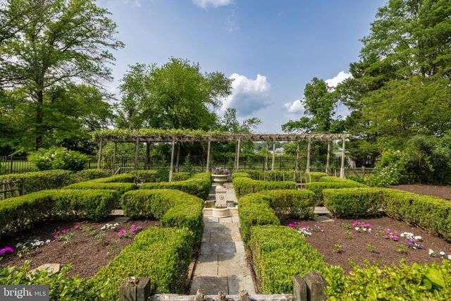 42 LANDING COURT, Moorestown, NJ 08057
