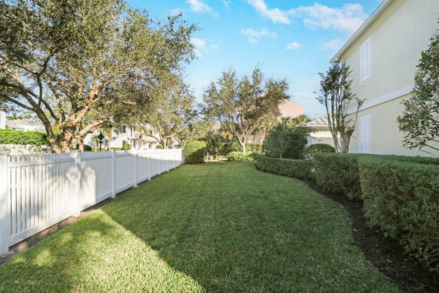1043 Key Largo Street, Jupiter, FL 33458