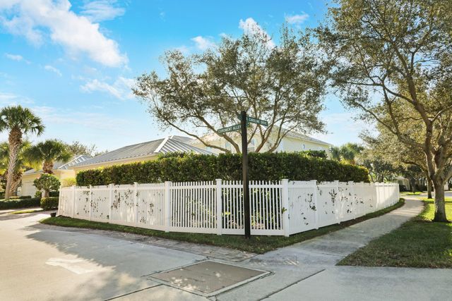 1043 Key Largo Street, Jupiter, FL 33458