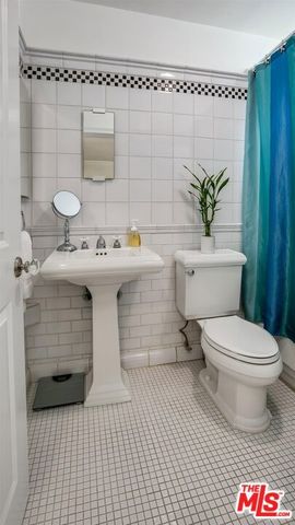 1144 17th Street 11, Santa Monica, CA 90403