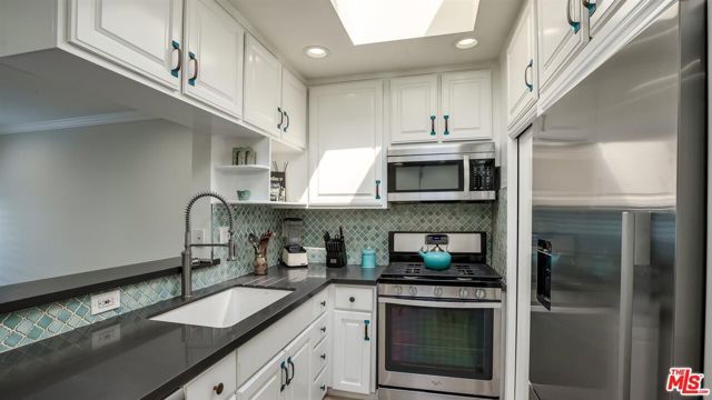 1144 17th Street 11, Santa Monica, CA 90403