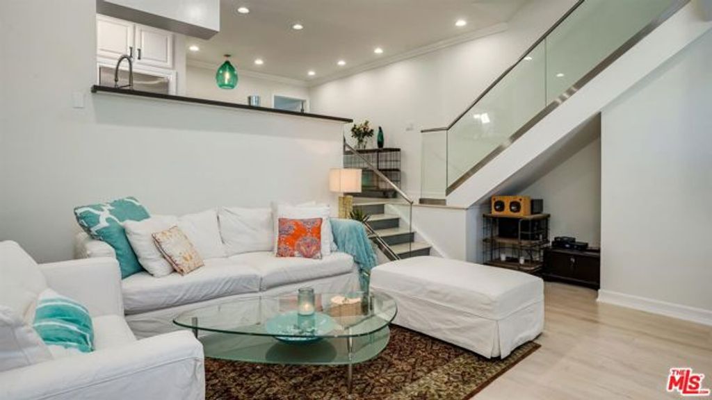 1144 17th Street 11, Santa Monica, CA 90403