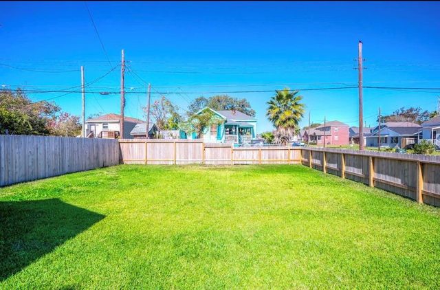 1513 40th Street, Galveston, TX 77550