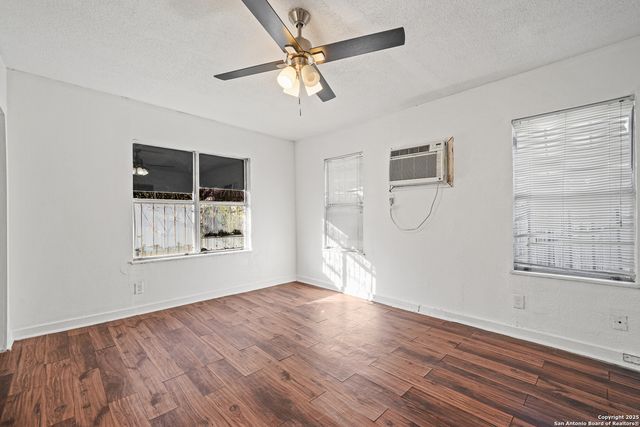 4410 Buena Vista, San Antonio, TX 78237