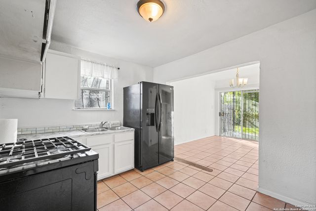 4410 Buena Vista, San Antonio, TX 78237