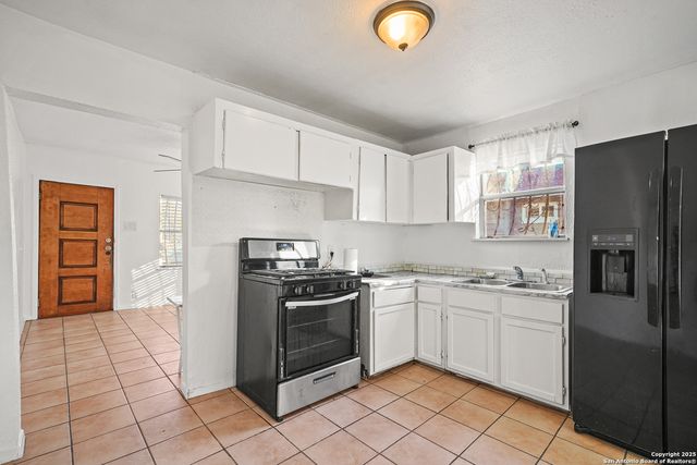 4410 Buena Vista, San Antonio, TX 78237