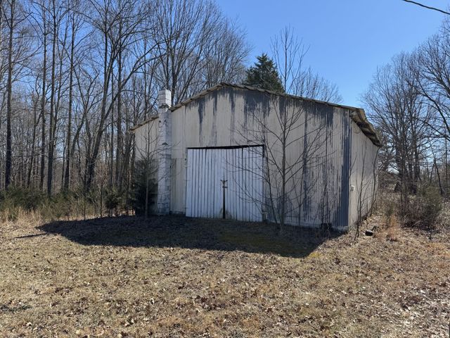 1475 Holland Road, Lafayette, TN 37083