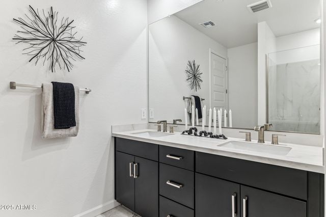 9746 S 12th St. Street, Phoenix, AZ 85042