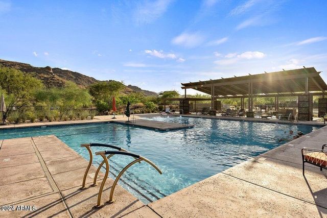9746 S 12th St. Street, Phoenix, AZ 85042