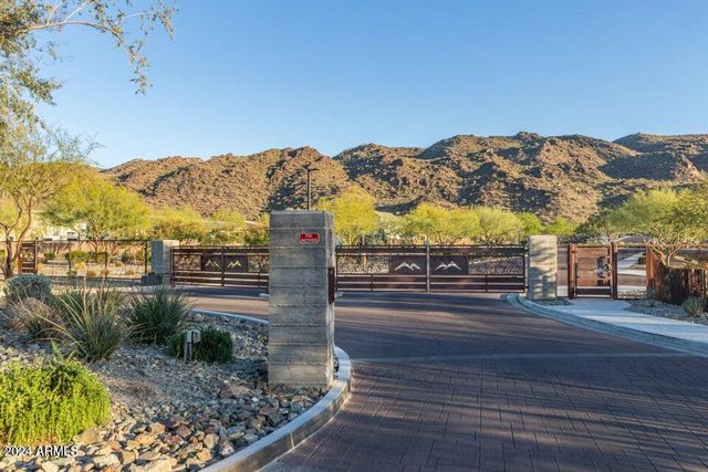 9746 S 12th St. Street, Phoenix, AZ 85042