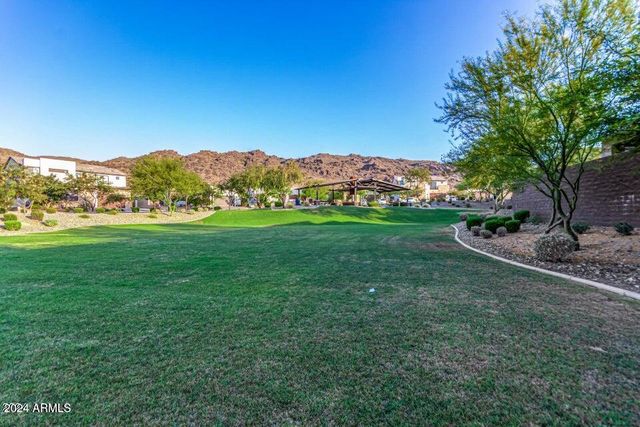 9746 S 12th St. Street, Phoenix, AZ 85042