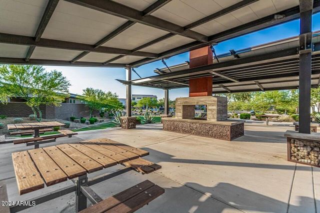 9746 S 12th St. Street, Phoenix, AZ 85042
