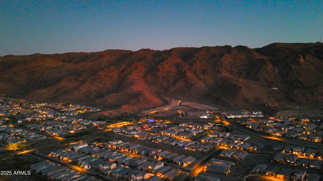 9746 S 12th St. Street, Phoenix, AZ 85042