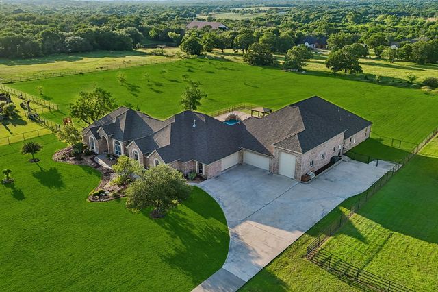 174 King Ranch Court, Fort Worth, TX 76108